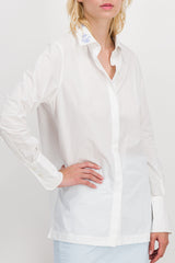 Classic shirt with flower embroidered collar