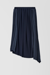 Asymmetric pleated crêpe skirt